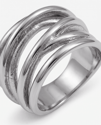 Amadora ring