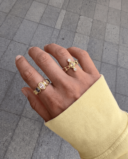 Amelia ring