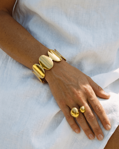 Bossy ring