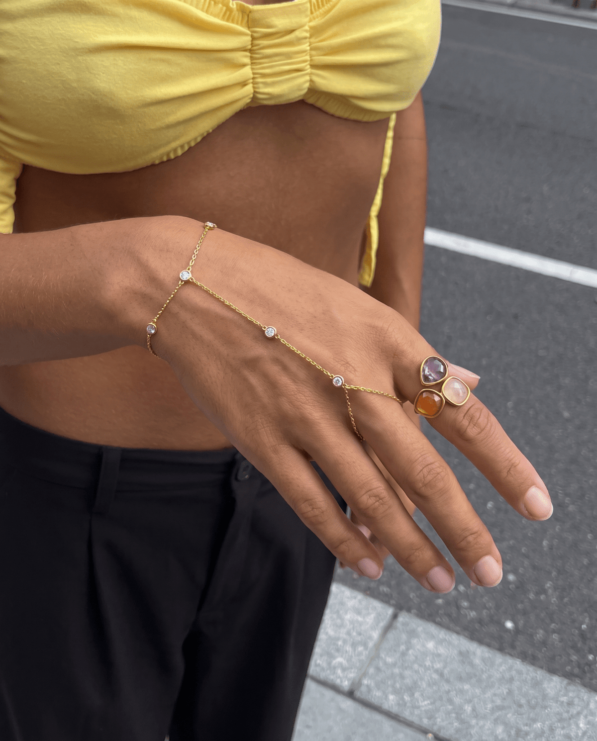 Yael hand chain