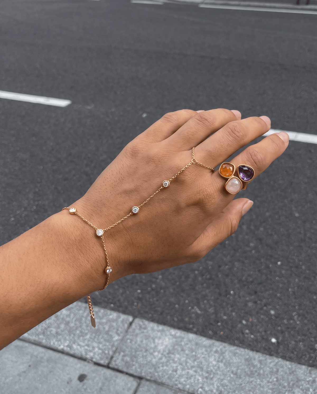 Yael hand chain