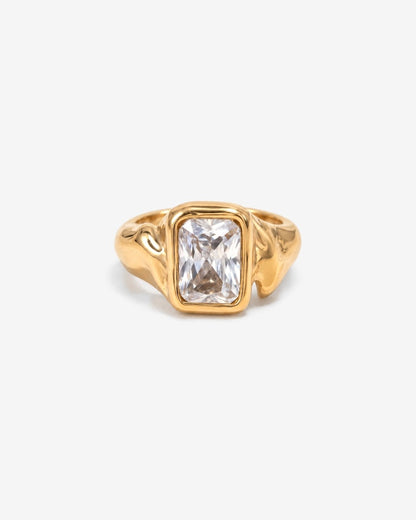 Nadia ring