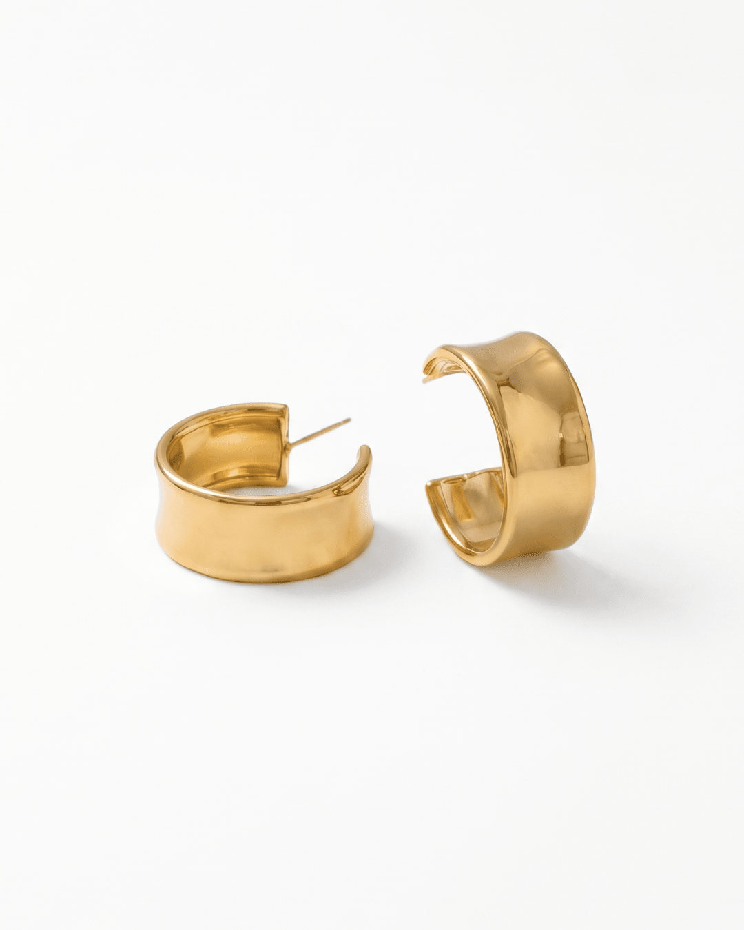 Puck earrings
