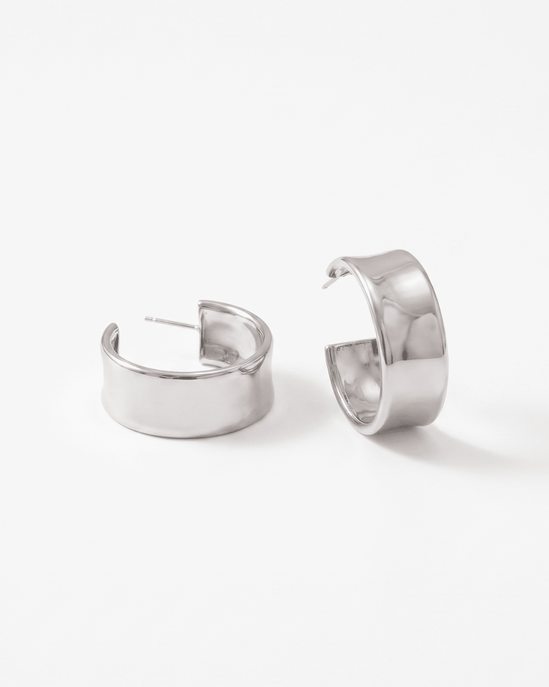 Puck earrings